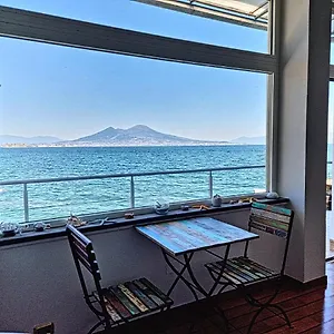 La Casa Sull’ Acqua , Napoli Italia