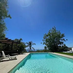 Villa Bonanno Conti, Aeroporto di Catania Fontana Rossa